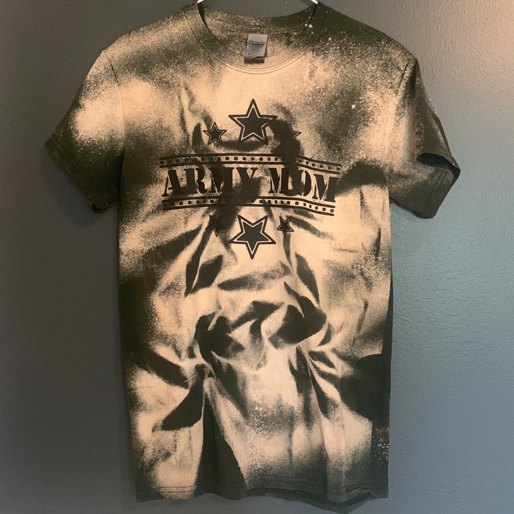Army Mom Acid Wash Size Small Tshirt NEW
